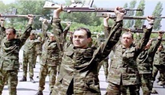 Ünlülerin askerlik fotoğrafları - Resim: 2