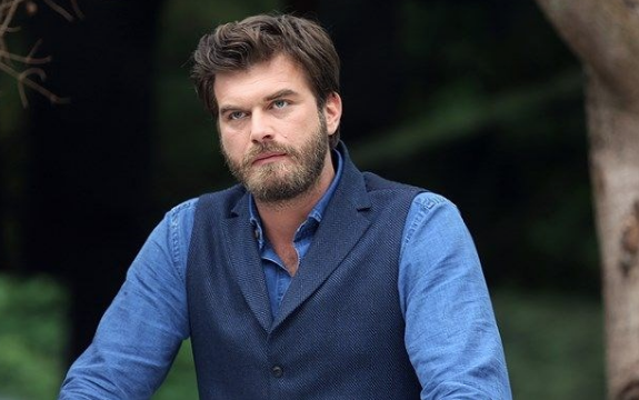 Fahriye Evcen’den IMDb rekoru! Zirveye yerleşti - Resim: 3