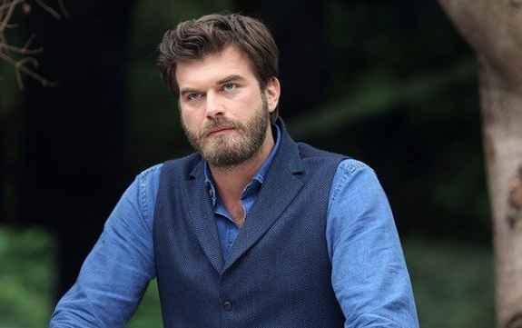 Kıvanç Tatlıtuğ'un 'Çarpışma' dizisindeki partneri belli oldu - Resim: 1