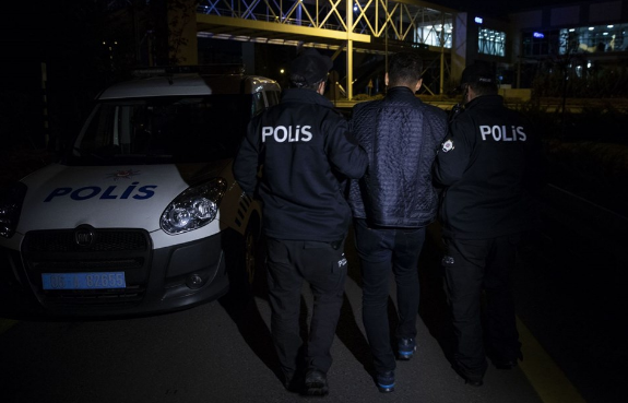 Alkollü sürücü yol ortasında uyuyakaldı - Resim: 3