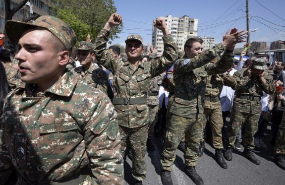 Ermenistan karıştı Sarkisyan istifa etti - Resim: 3