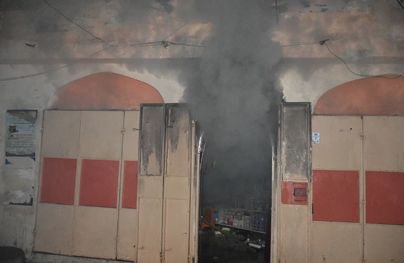 Tarihi Osmanlı çarşısı alev alev - Resim: 4