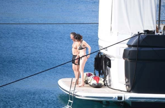 Cem Yılmaz'la Defne Samyeli'nin teknedeki bomba görüntüleri - Resim: 4