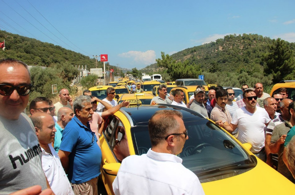 UBER eylemi Bodrum'u felç etti ortalık fena karıştı - Resim: 2