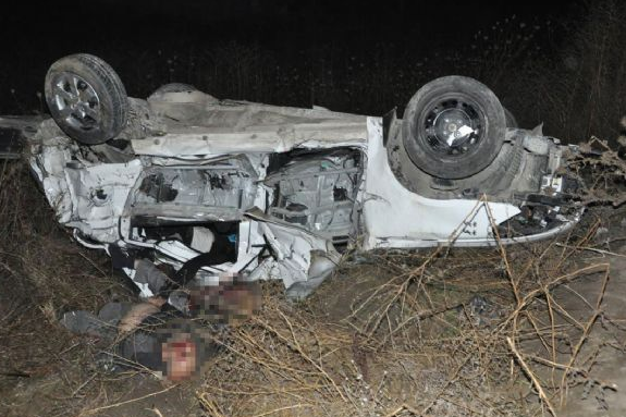 Otobüs otomobili biçti - Resim: 2