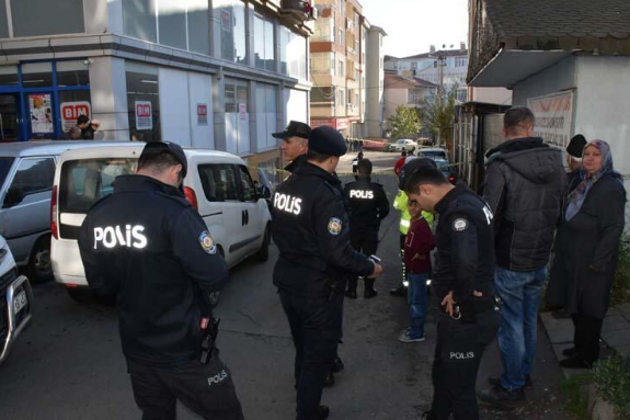 'Eşinden boşan onunla ben evleneceğim' deyince ortalığı kan gölüne çevirdi - Resim: 3