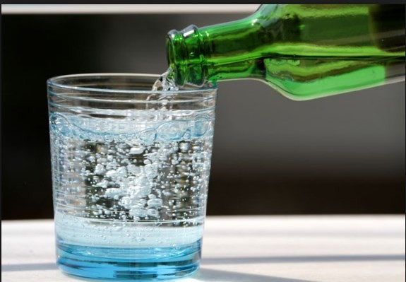 Maden suyu neden bardağa konulmaz? - Resim: 1