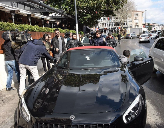 Arda Turan 2 milyonluk oyuncağıyla hava attı - Resim: 2