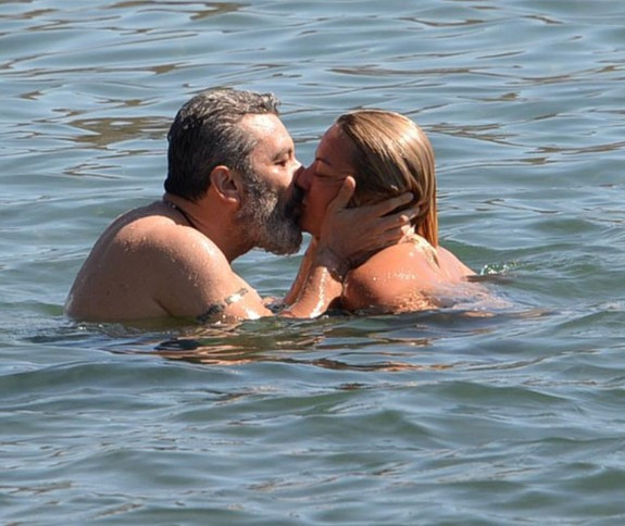 Yok böyle romantizm, denizde aşka geldiler  - Resim: 3