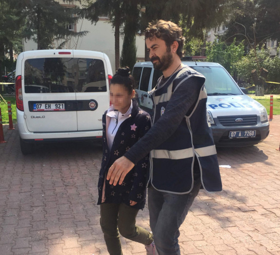 Antalya akü hırsızı sevgililer yakalandı biri çalarken biri gözcü oluyormuş - Resim: 1