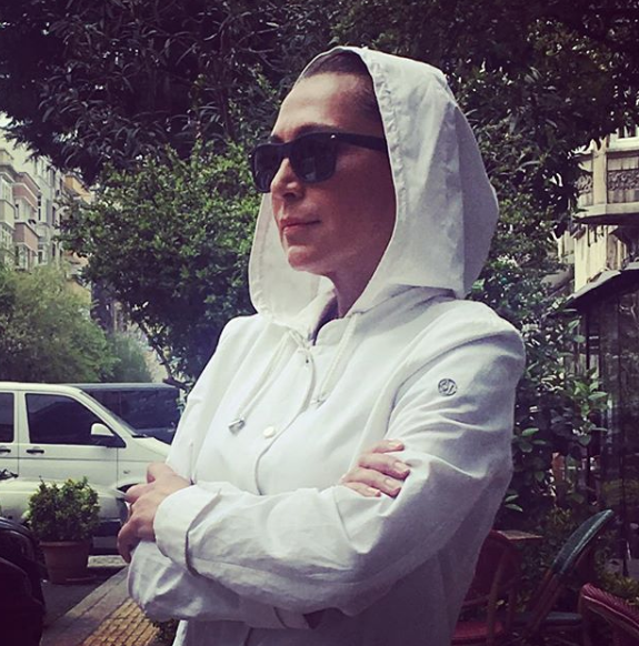 'Türk oyuncuların hepsi esrar kullanıyor' Asuman Dabak herkesi bombaladı - Resim: 1