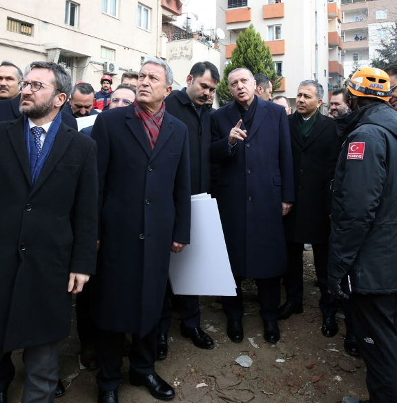 Erdoğan incelemelerde bulundu! İşte enkaz bölgesinden çarpıcı kareler - Resim: 2