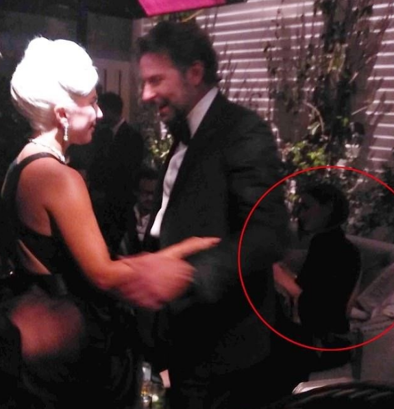 Lady Gaga ile Bradley Cooper’ın yakınlaşması Oscar partisinde de devam etti - Resim: 2