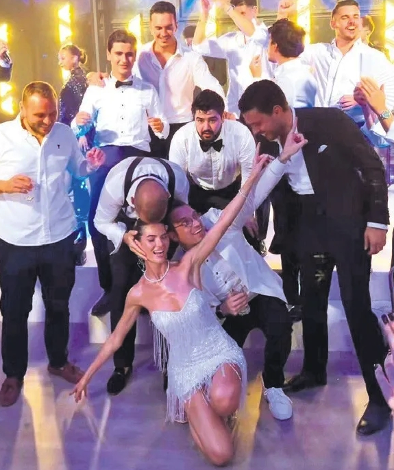 165 milyon TL'lik düğün... Döner kralı küçük oğlu için kesenin ağzını açtı - Resim: 5