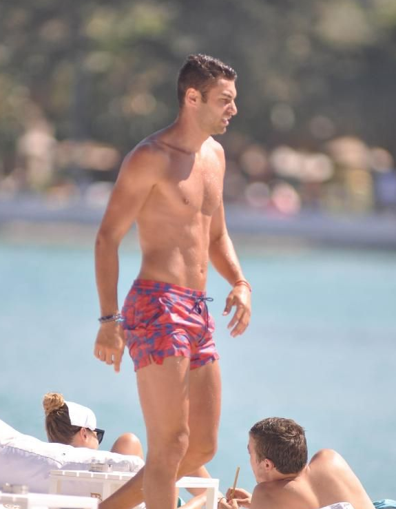 Burak'ın hayranları yardımına koştu - Resim: 1