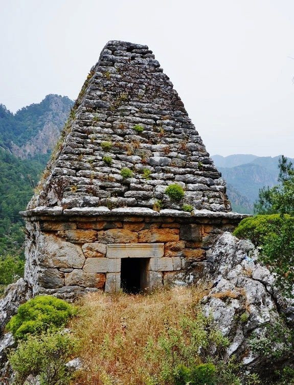 Marmaris'te yıllarca Çağbaba adıyla türbe sanılıp dua edildi gerçekte gladyatör mezarıymış - Resim: 3