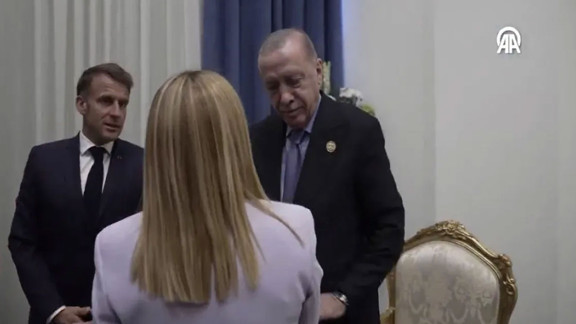 Cumhurbaşkanı Erdoğan'dan Meloni'ye: Sigarayı bırak - Resim: 0