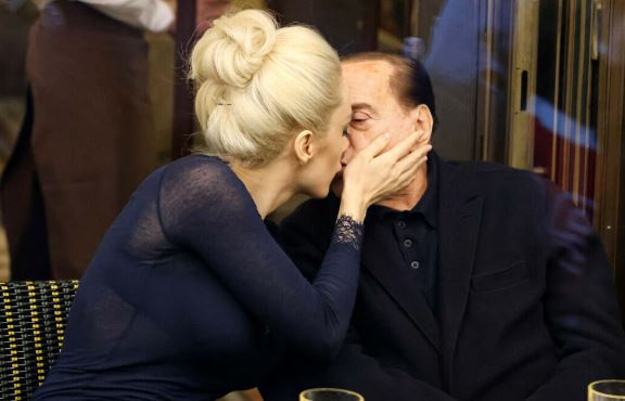 Silvio Berlusconi'nin mirası ortaya çıktı! Sevgilisini unutmamış: Rekor para bıraktı! - Resim: 0