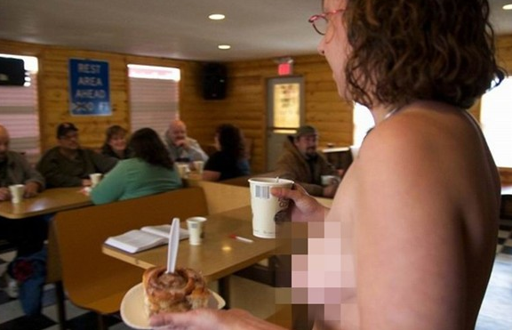 Buraya 18 yaşından küçükler giremez! - Resim: 2