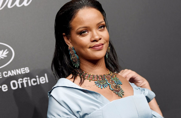 Rihanna öz amcasını ihbar etti! Sebebi inanılmaz - Resim: 1