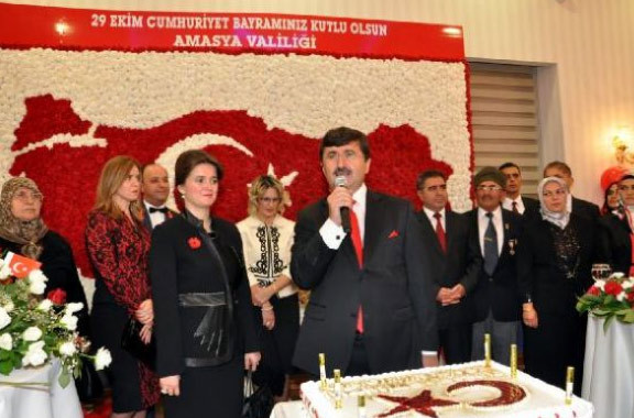 Pastanede kritik 29 Ekim kutlaması! - Resim: 2