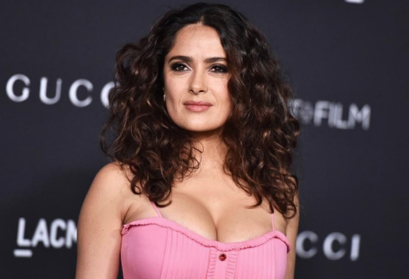 52'lik Salma Hayek'ten yürek hoplatan mayolu paylaşım - Resim: 3