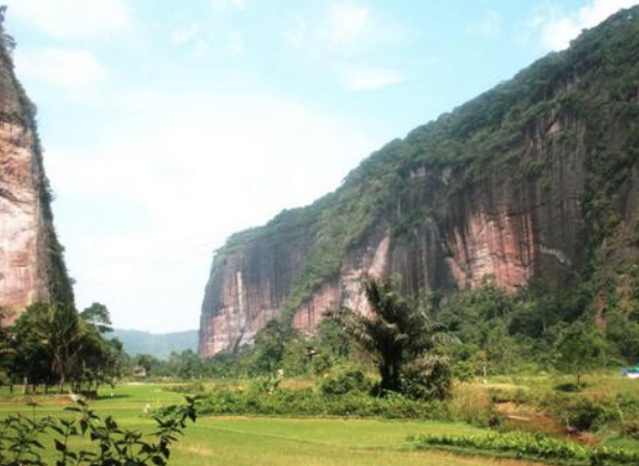 Burada erkekler gelin oluyor evden kovulunca ortada kalıyor - Resim: 2