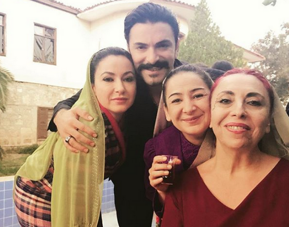 Yeni Gelin'de 25 yaş farkı bulunan Sema Keçik ve Halil İbrahim Kurum aşkı son buldu - Resim: 1