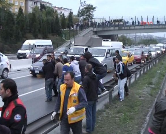 O kadar hızlıydı kı araç havalandı! - Resim: 4