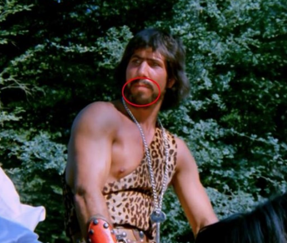 Yıllar sonra ortaya çıktı! Yeşilçam'ın efsane filminde güldüren hata - Resim: 4