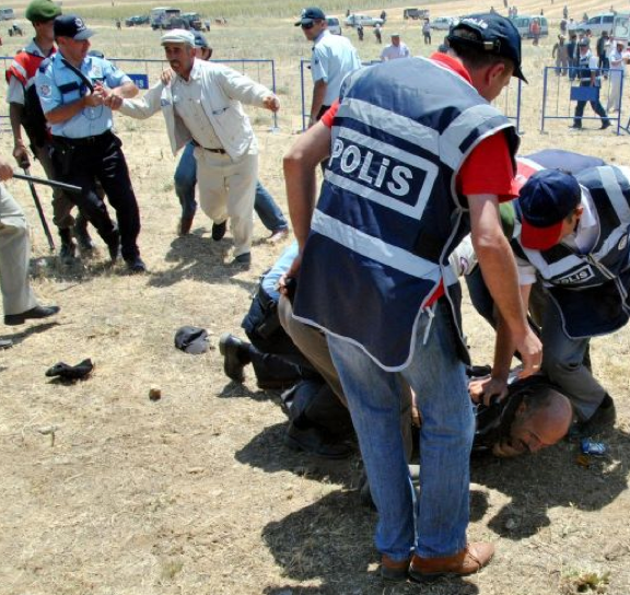 Ortalık bir anda savaş alanına döndü! - Resim: 4