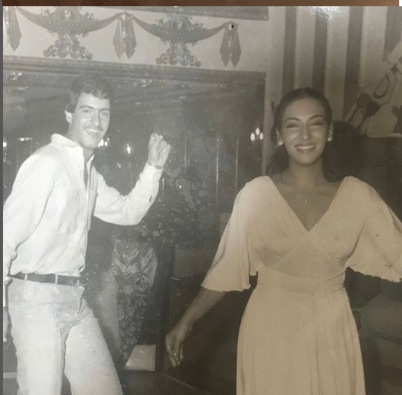 Cennet Mahallesi'ndeki hallerine bakmayın! Melek Baykal'ın gençlik fotoğrafı mankenleri cebinden çıkardı - Resim: 0