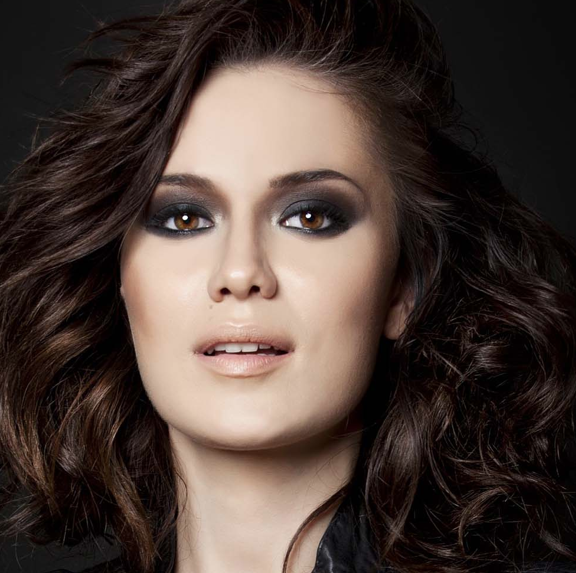 Fahriye Evcen'in yeni aşkı şaşırttı - Resim: 1