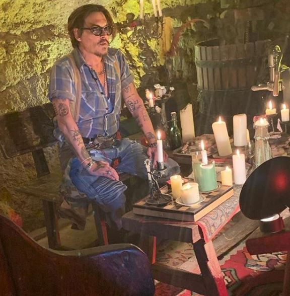 Johnny Depp Instagram'a katıldı! 1 saatte rekor kırarak sosyal medyayı salladı - Resim: 2