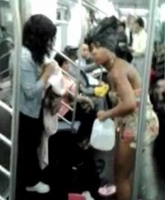 Metroda önce işedi, sonra duş aldı! - Resim: 4