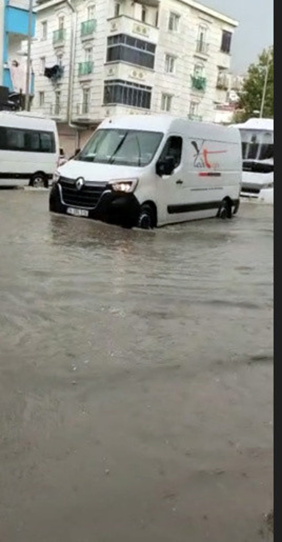 İstanbul'u sağanak yağış vurdu! Silivri'den gelen son görüntülere bakın - Resim: 0
