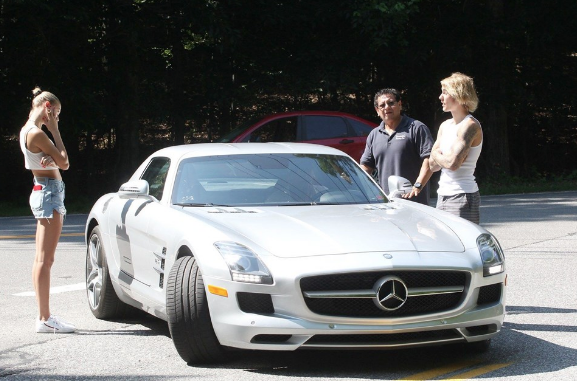 Justin Bieber ile Hailey Baldwin yolda kaldı - Resim: 1