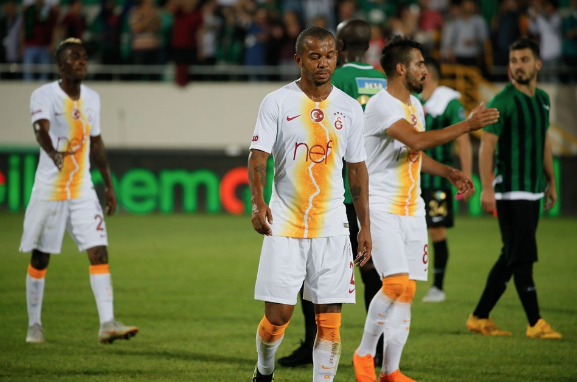 Galatasaray'ın forması için olay yorum: Çok çirkin Mahmutpaşa’da yapılmış gibi - Resim: 2