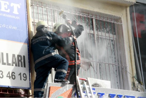 Öfkeli seyis dehşet saçtı - Resim: 2