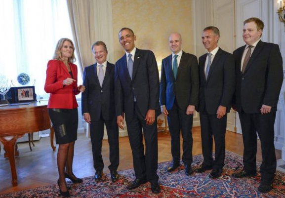 İzlanda Başbakanı'nın ayakkabılarına bakın - Resim: 3