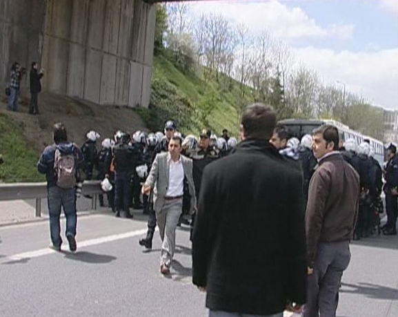 BDP'li bir grup TEM'i kapattı - Resim: 2