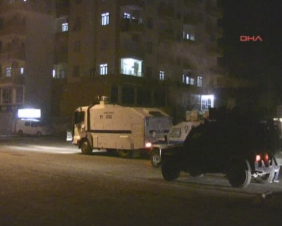 Cizre sokakları savaş alanına döndü - Resim: 2