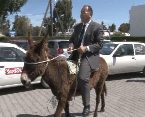 Meclis'e eşekle geldiler! - Resim: 3