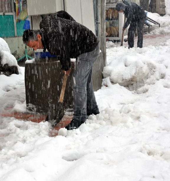 Doğu'da göz gözü görmüyor - Resim: 4