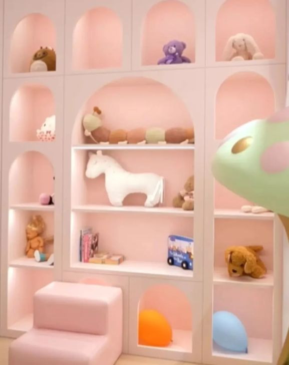 Aile temelinden sarsılmıştı! Nazlı Sabancı kızının masal gibi odasını paylaştı... - Resim: 4