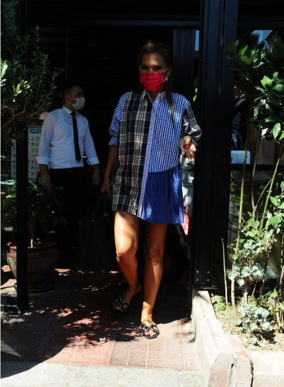 Demet Akalın kızı Hira'ya sigortalı maaşlı öğretmen tutup okulu eve getirdi - Resim: 3