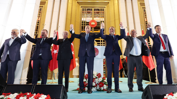 Sinan Oğan, Yeşil Sol Parti'nin kendisiyle ilgili paylaştığı fotoğrafa montaj dedi - Resim: 0