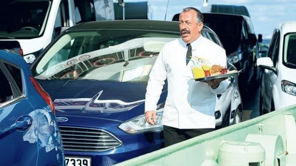 Cem Yılmaz Karakomik Filmleri anlattı! Eleştirilere ise bakın nasıl yanıt verdi - Resim: 1