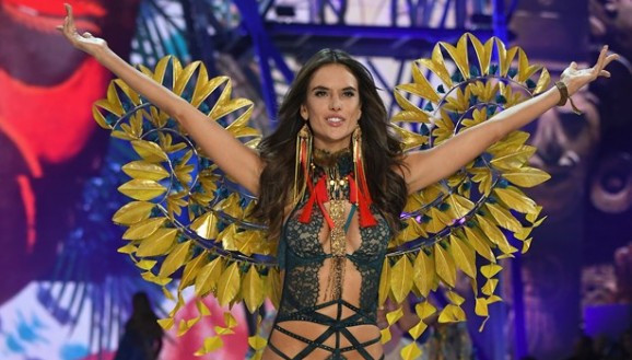 Victoria Secret meleklerin serveti dudak uçuklatıyor - Resim: 3