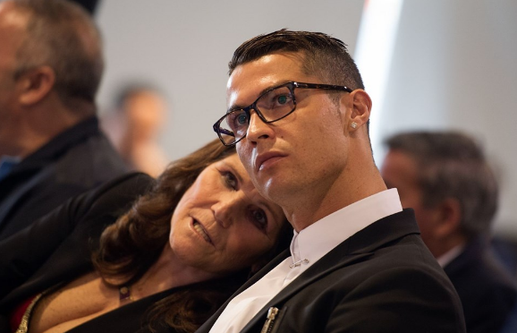 Ronaldo'ya annesinden tecavüz savunması - Resim: 2